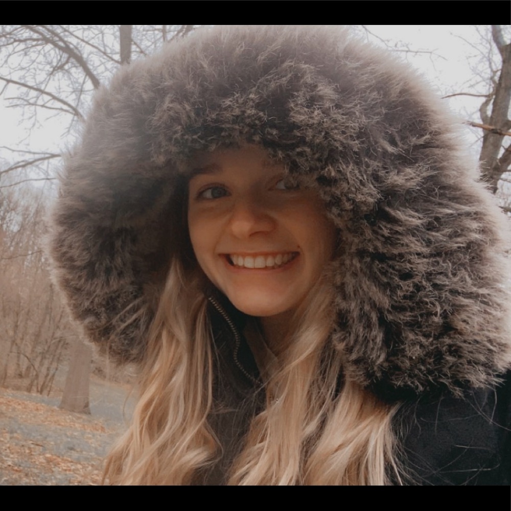 Meet your Posher, Hannah